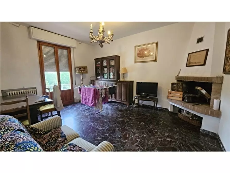 Immagine 4 di Appartamento in vendita  a Capraia E Limite