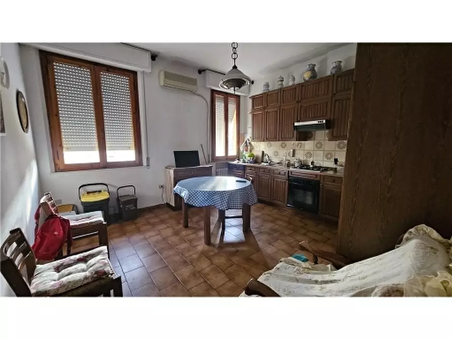 Immagine 6 di Appartamento in vendita  a Capraia E Limite