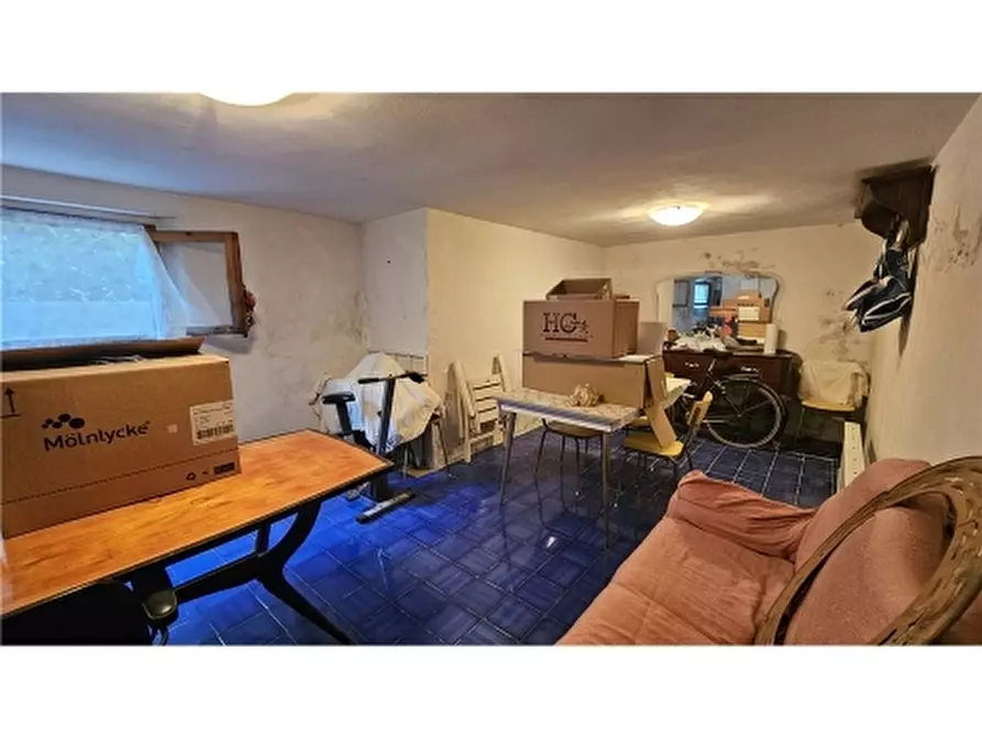 Immagine 12 di Appartamento in vendita  a Capraia E Limite