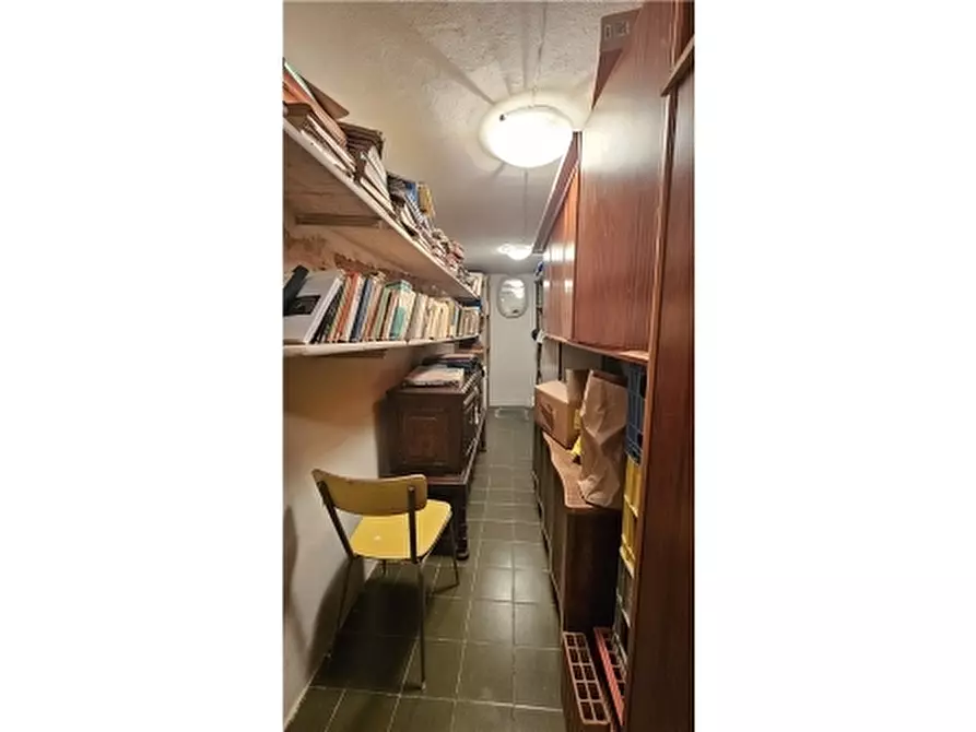 Immagine 13 di Appartamento in vendita  a Capraia E Limite