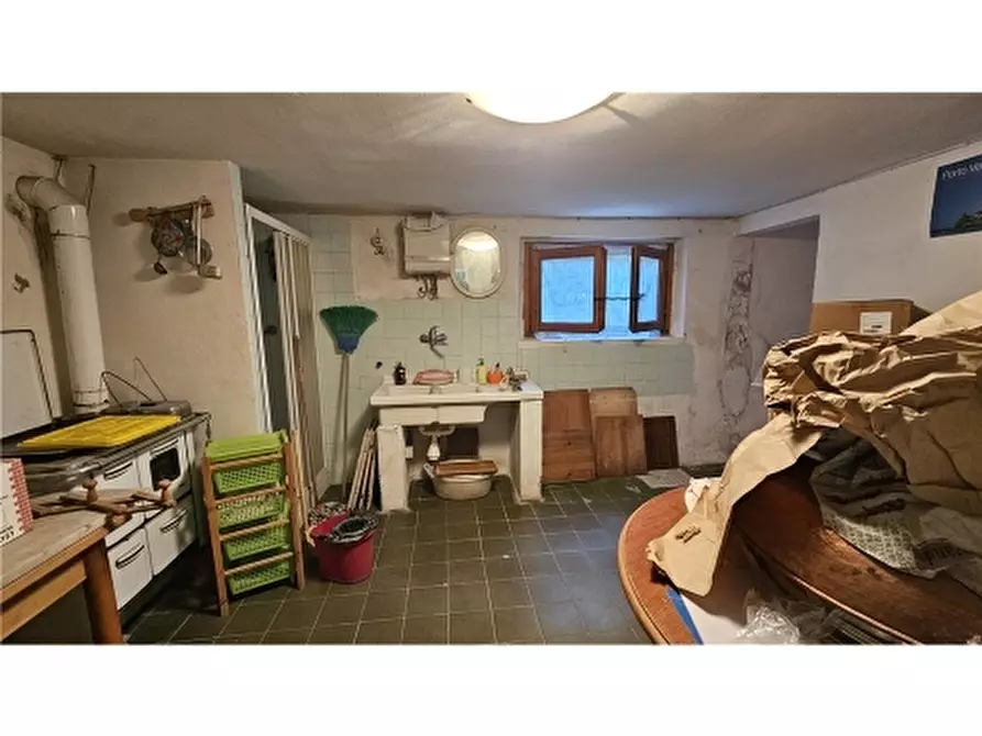 Immagine 15 di Appartamento in vendita  a Capraia E Limite