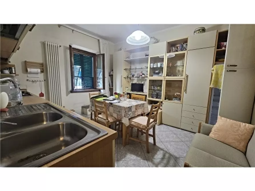Immagine 2 di Appartamento in vendita  a Empoli