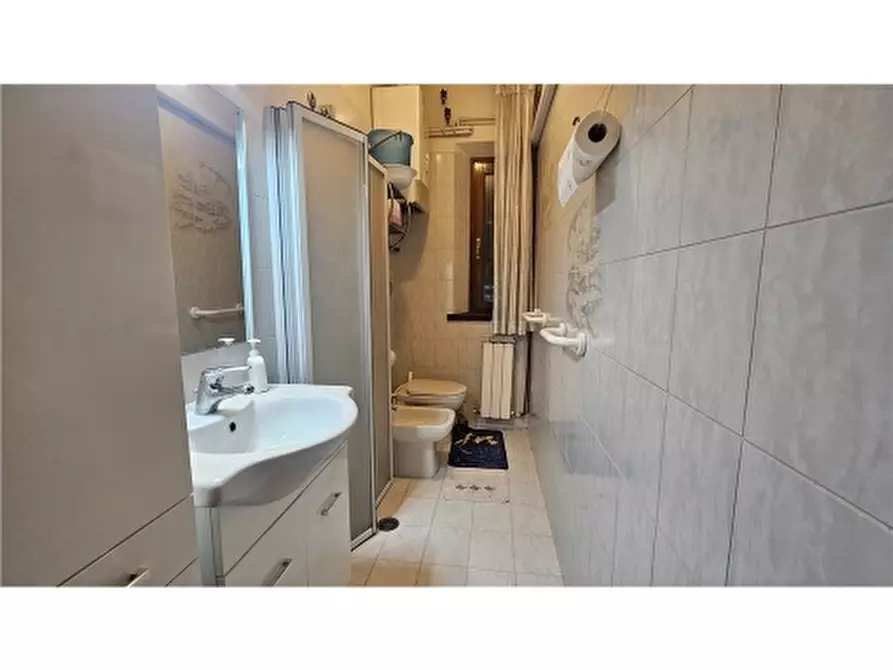Immagine 7 di Appartamento in vendita  a Empoli