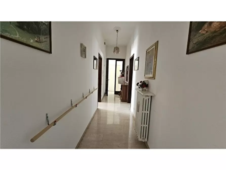 Immagine 2 di Appartamento in vendita  a Empoli
