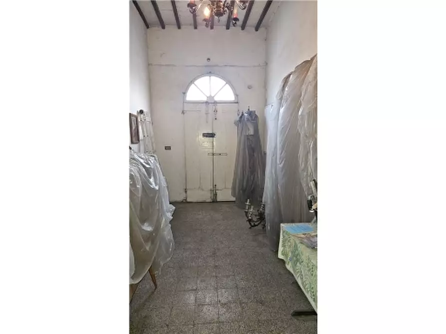 Immagine 1 di Villa in vendita  a Empoli