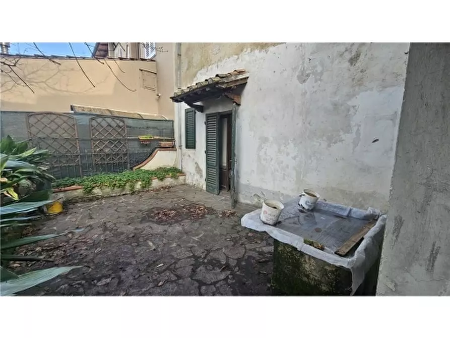 Immagine 10 di Villa in vendita  a Empoli