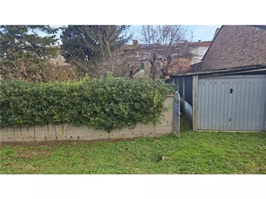 Immagine 11 di Villa in vendita  a Empoli