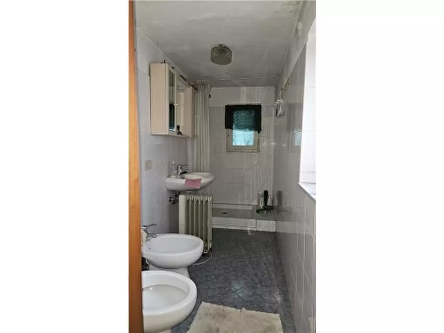 Immagine 21 di Villa in vendita  a Empoli