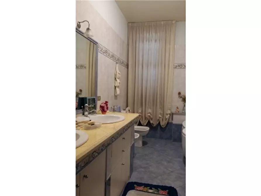 Immagine 16 di Villa in vendita  a Empoli