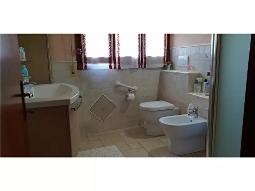 Immagine 7 di Villa in vendita  a Vinci