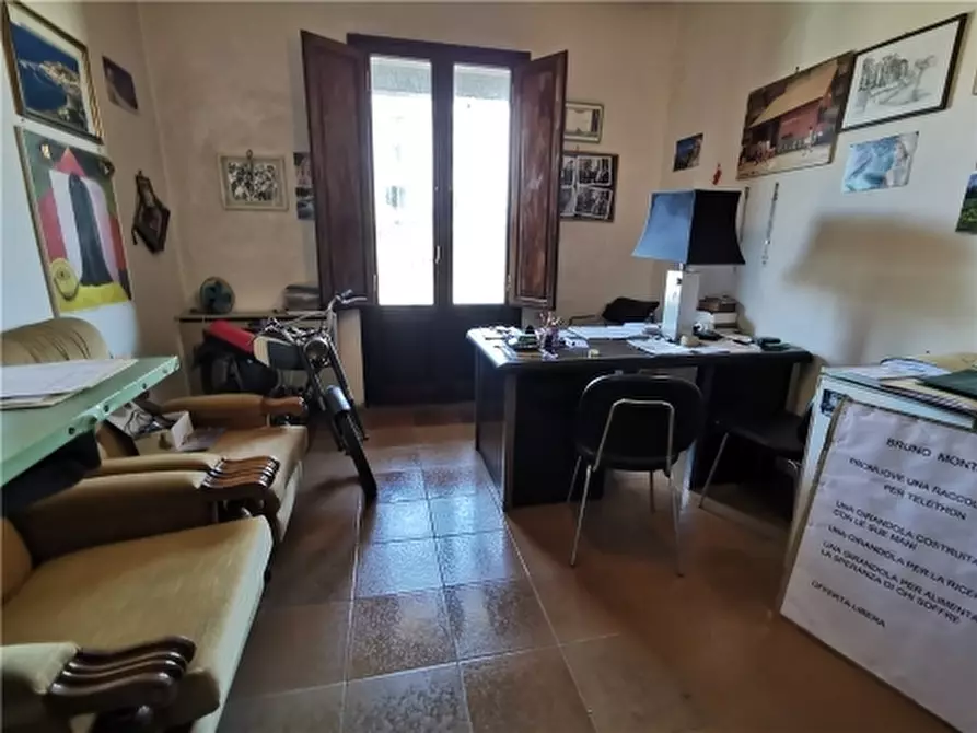 Immagine 11 di Villa in vendita  a Cerreto Guidi