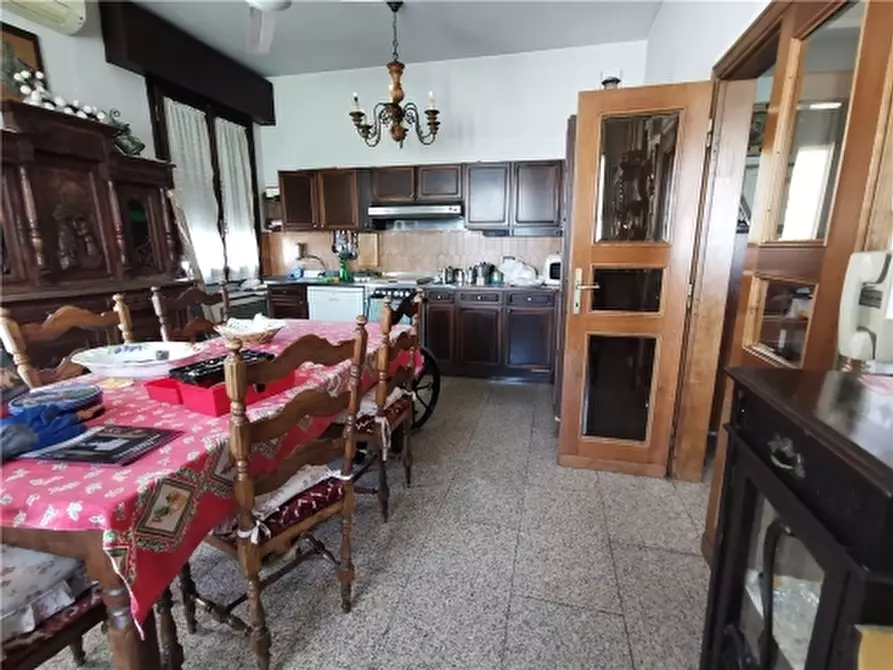 Immagine 15 di Villa in vendita  a Cerreto Guidi