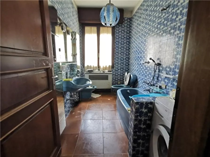 Immagine 17 di Villa in vendita  a Cerreto Guidi