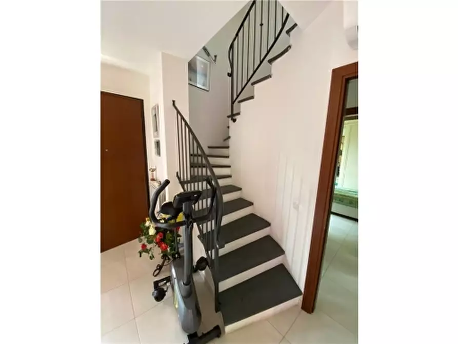 Immagine 10 di Villa in vendita  a San Miniato