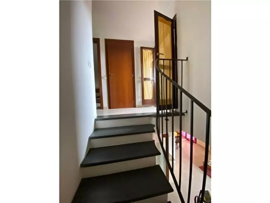 Immagine 11 di Villa in vendita  a San Miniato