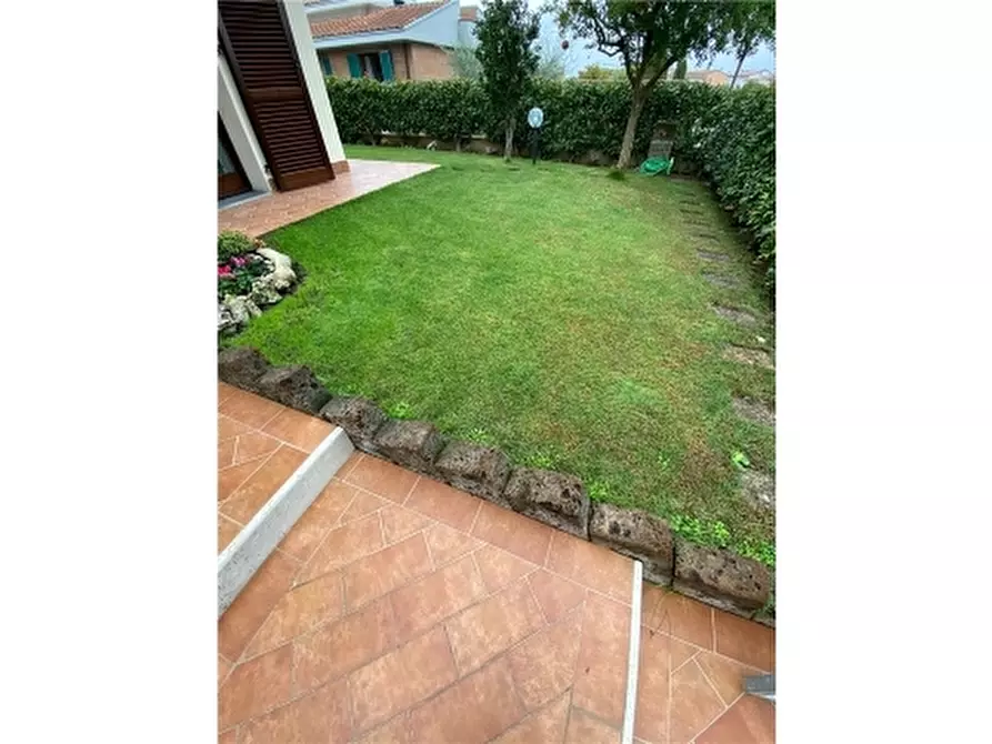 Immagine 38 di Villa in vendita  a San Miniato