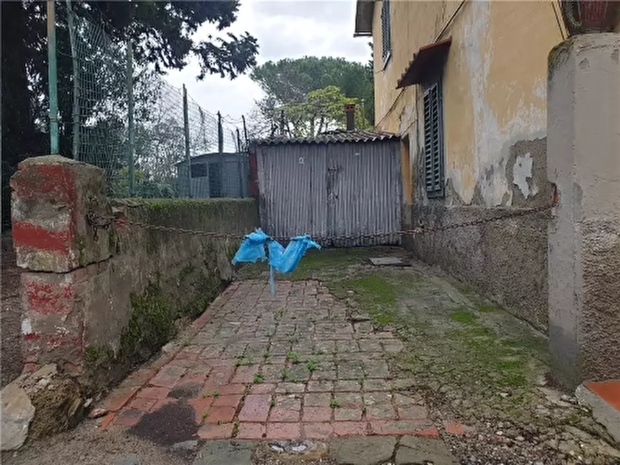 Immagine 1 di Villa in vendita  a Empoli