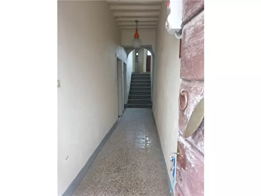 Immagine 4 di Villa in vendita  a Empoli