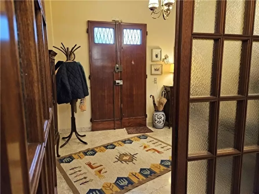 Immagine 1 di Villa in vendita  a Empoli