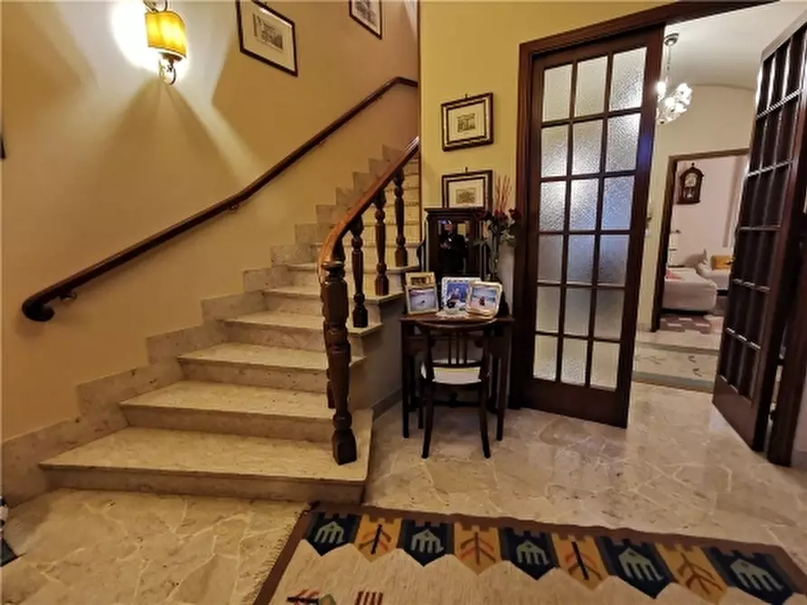 Immagine 5 di Villa in vendita  a Empoli