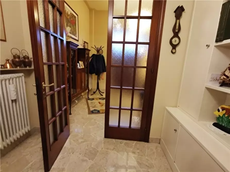 Immagine 6 di Villa in vendita  a Empoli