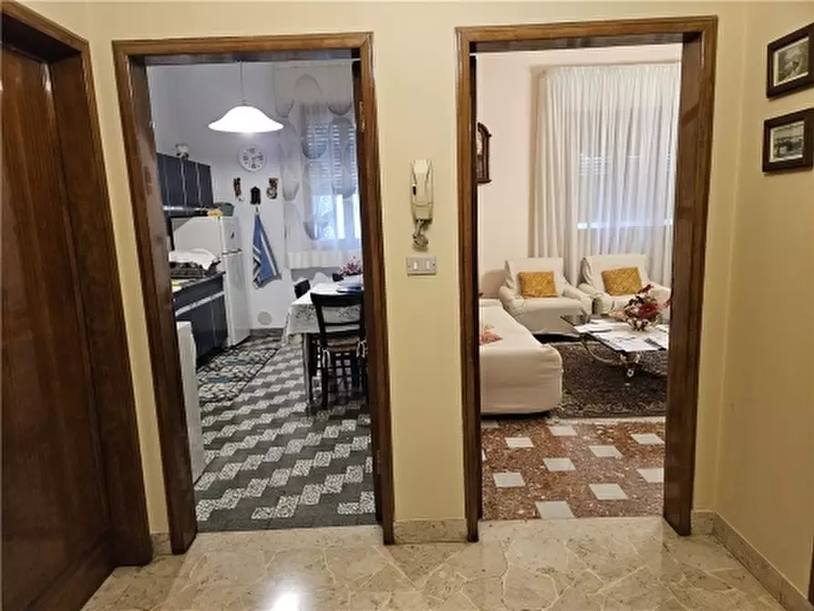 Immagine 9 di Villa in vendita  a Empoli