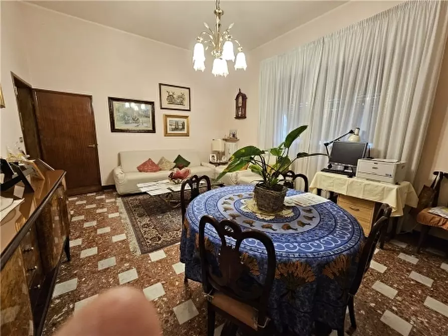 Immagine 14 di Villa in vendita  a Empoli