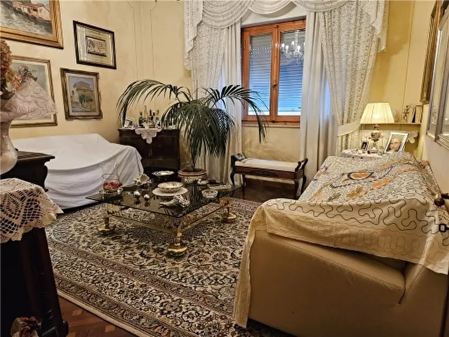 Immagine 25 di Villa in vendita  a Empoli