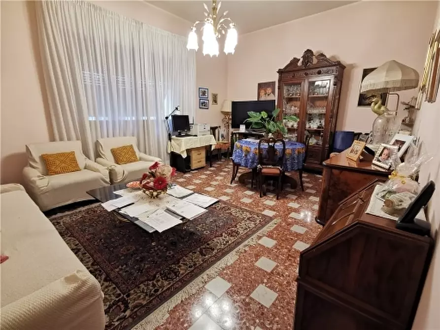 Immagine 32 di Villa in vendita  a Empoli