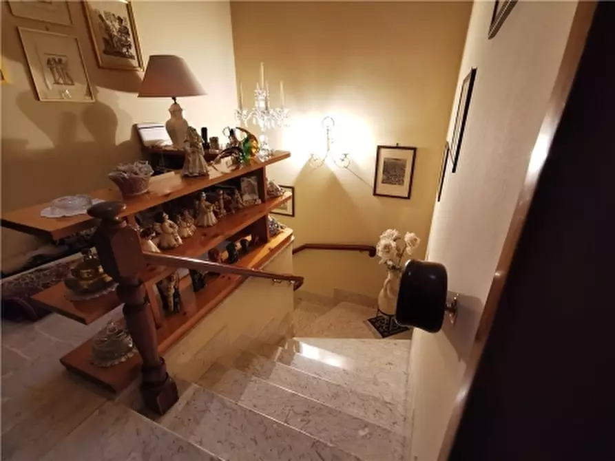 Immagine 34 di Villa in vendita  a Empoli