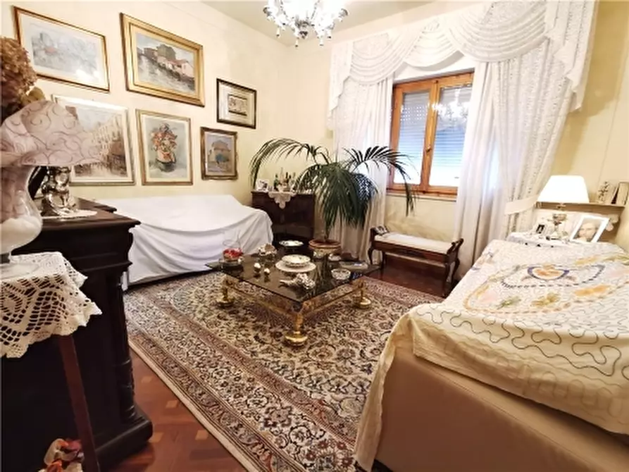 Immagine 36 di Villa in vendita  a Empoli