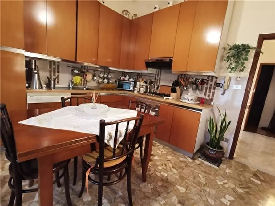 Immagine 38 di Villa in vendita  a Empoli