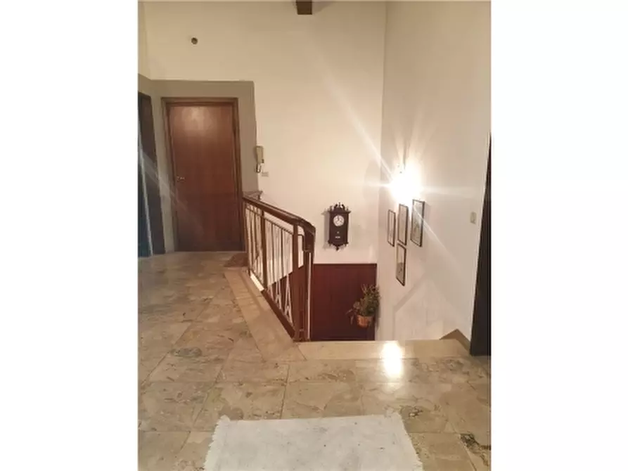 Immagine 11 di Villa in vendita  a San Miniato