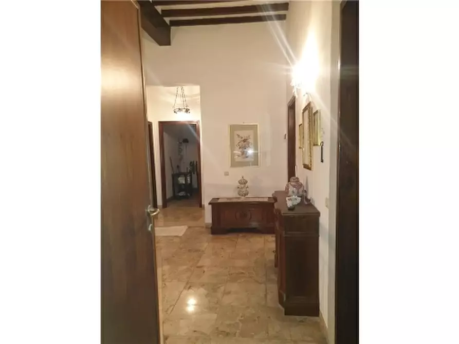 Immagine 27 di Villa in vendita  a San Miniato