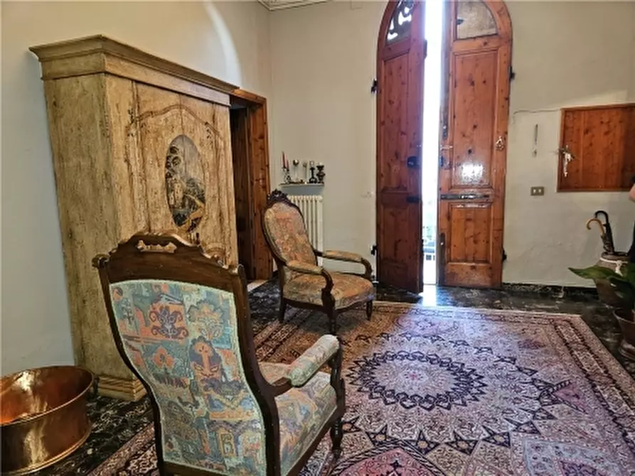 Immagine 1 di Villa in vendita  a Castelfiorentino