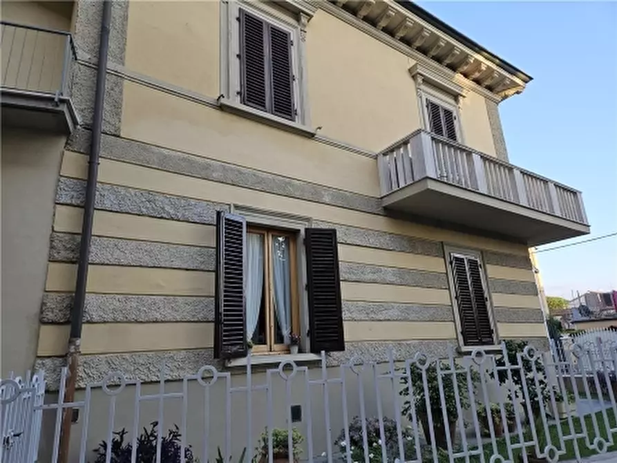 Immagine 3 di Villa in vendita  a Castelfiorentino