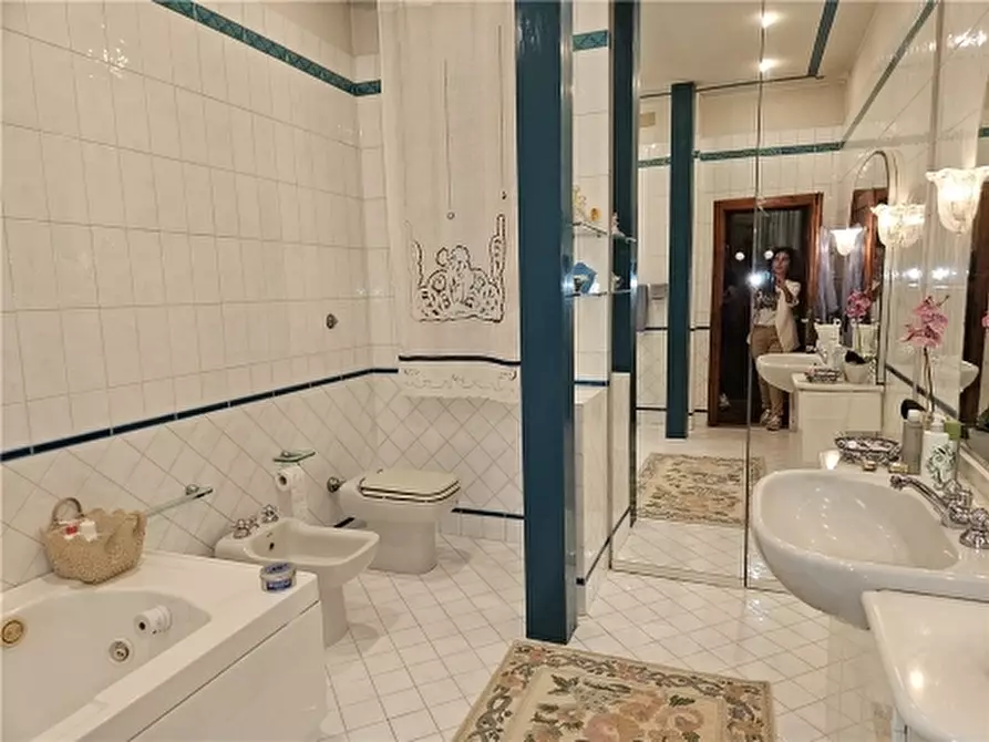 Immagine 16 di Villa in vendita  a Castelfiorentino