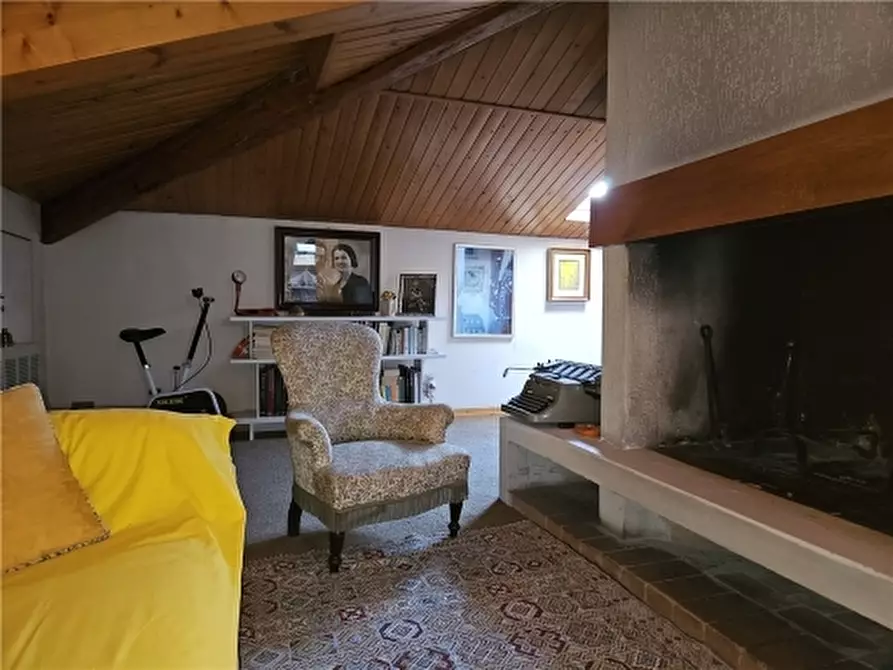 Immagine 23 di Villa in vendita  a Castelfiorentino