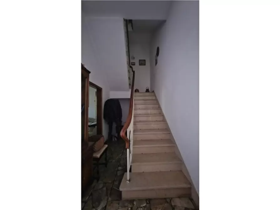 Immagine 4 di Villa in vendita  a Empoli