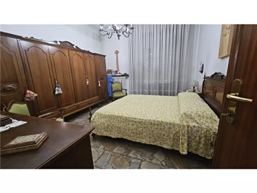 Immagine 11 di Villa in vendita  a Empoli