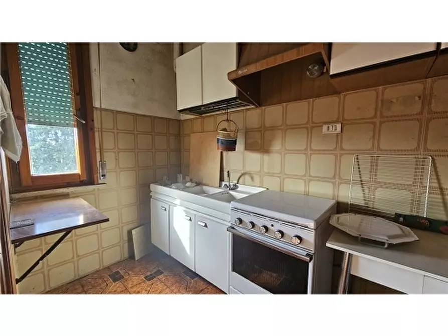 Immagine 12 di Villa in vendita  a Empoli