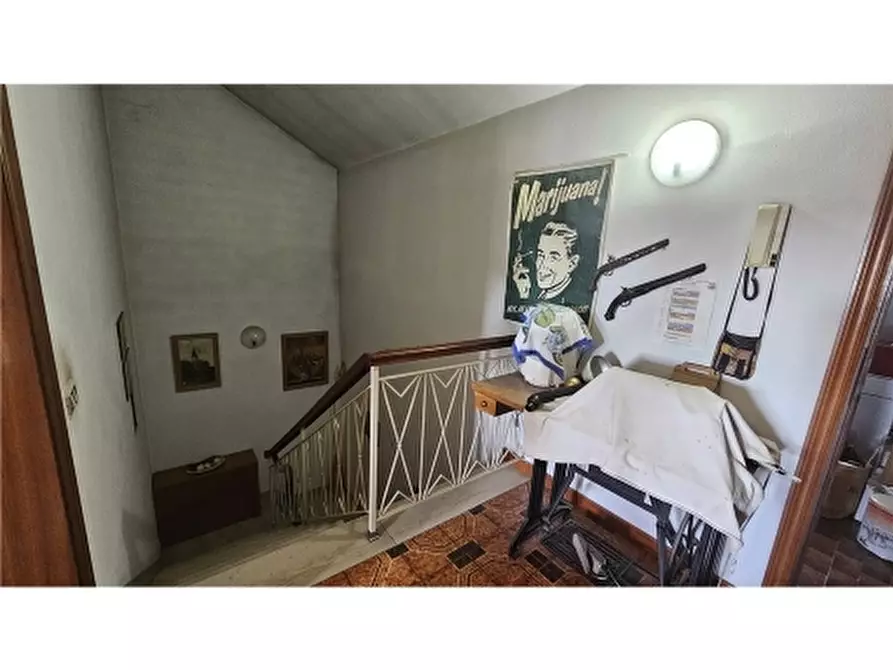 Immagine 14 di Villa in vendita  a Empoli