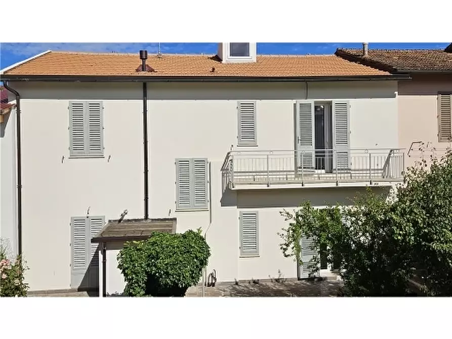 Immagine 1 di Villa in vendita  a Empoli