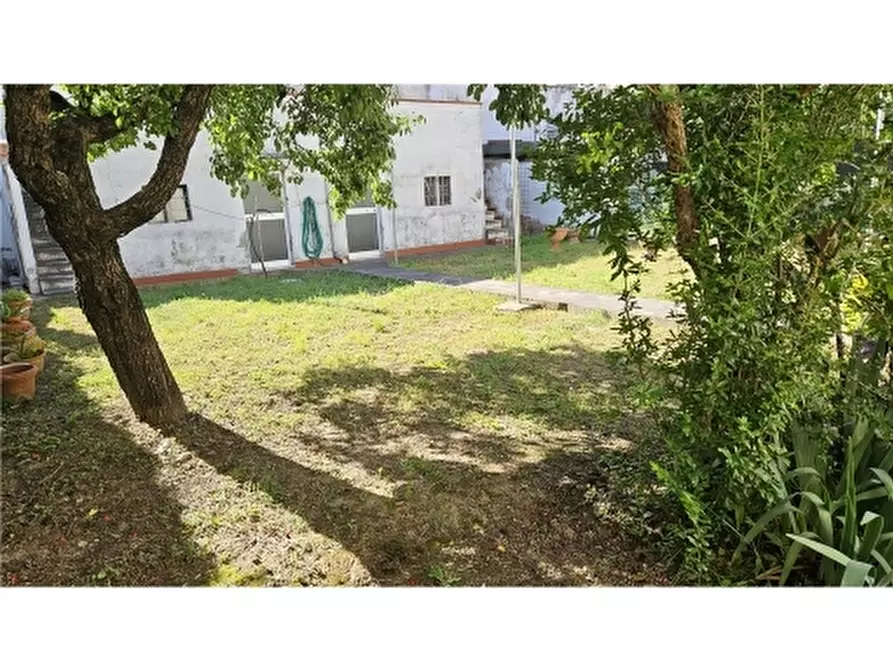 Immagine 5 di Villa in vendita  a Empoli