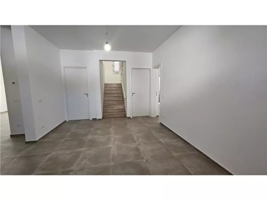 Immagine 8 di Villa in vendita  a Empoli