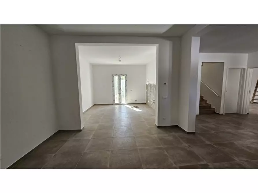 Immagine 9 di Villa in vendita  a Empoli