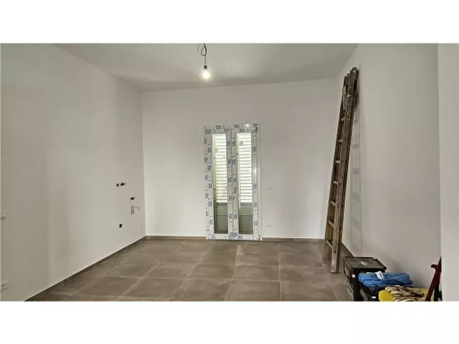 Immagine 11 di Villa in vendita  a Empoli