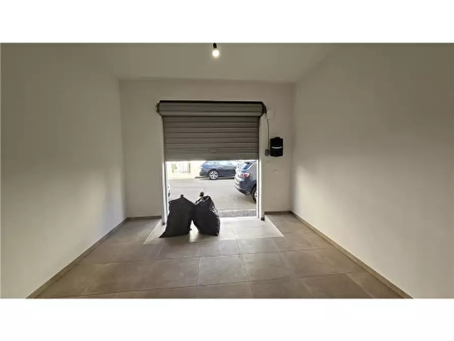 Immagine 13 di Villa in vendita  a Empoli