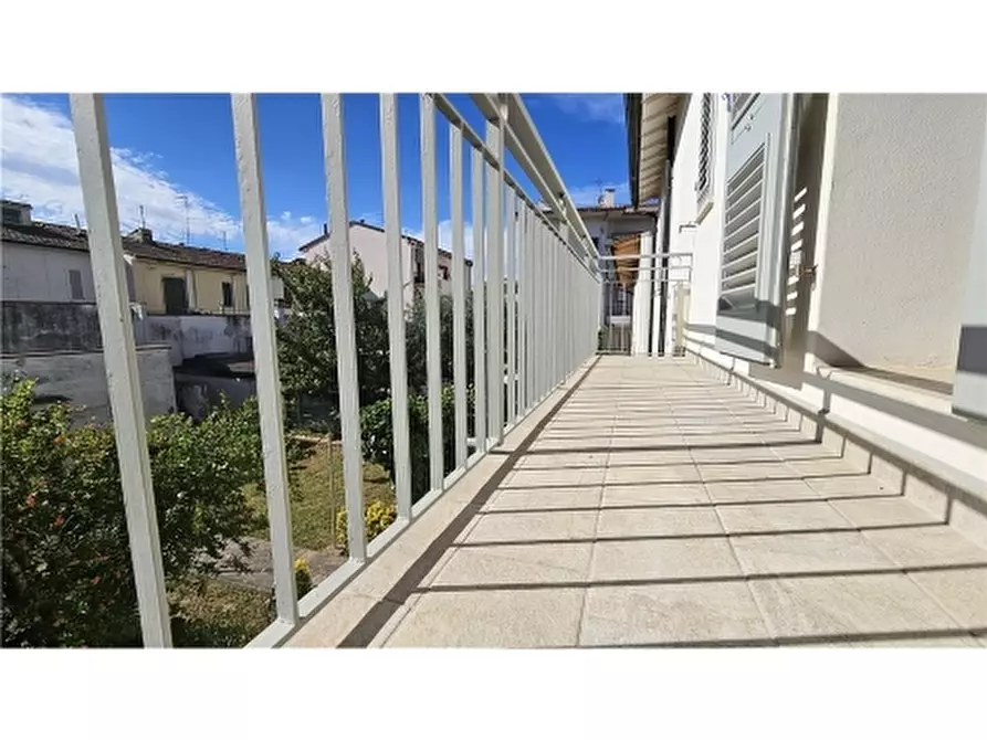 Immagine 25 di Villa in vendita  a Empoli