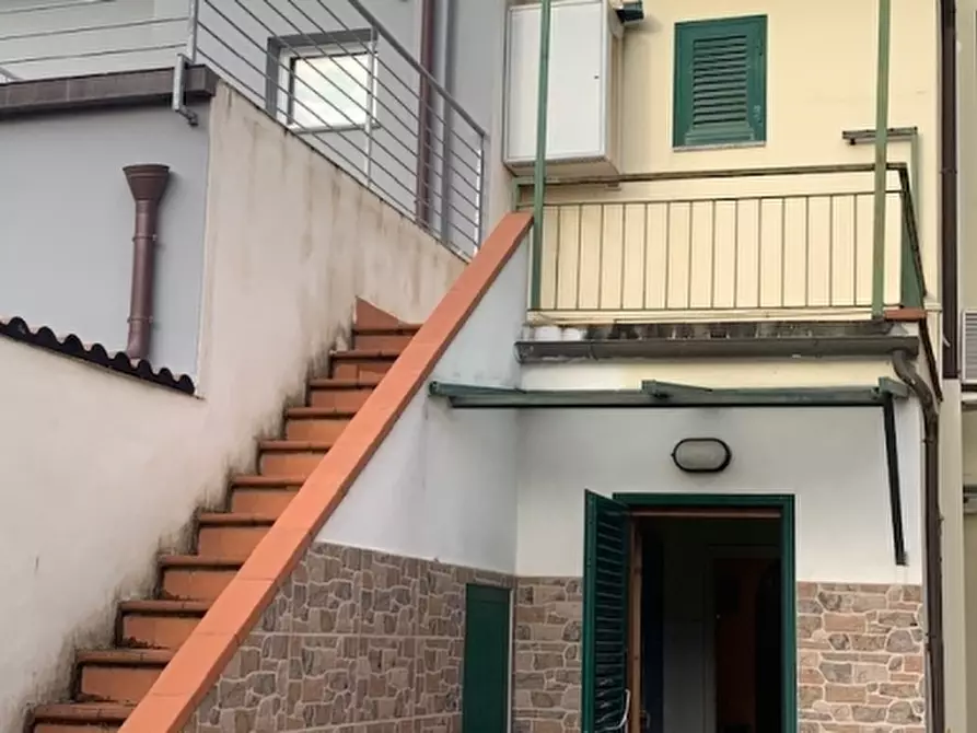 Immagine 2 di Villa in vendita  a Empoli